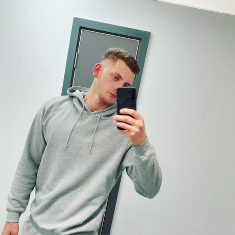 Foto desnuda filtrada de OnlyFans de Josh0f