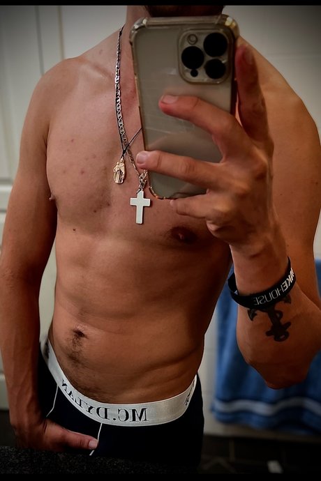 Foto desnuda filtrada de OnlyFans de Julin