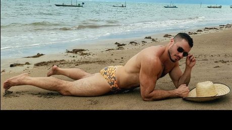 Foto desnuda filtrada de OnlyFans de Junior F
