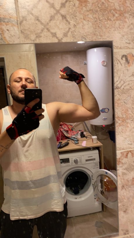 Foto desnuda filtrada de OnlyFans de Stefan