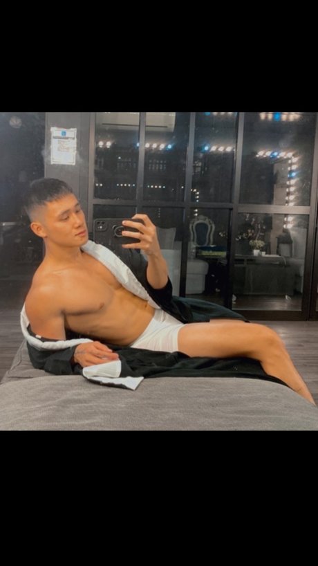 Foto desnuda filtrada de OnlyFans de Edwin Max Mad