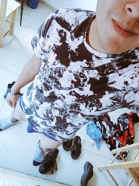Foto desnuda filtrada de OnlyFans de Edgar Lan