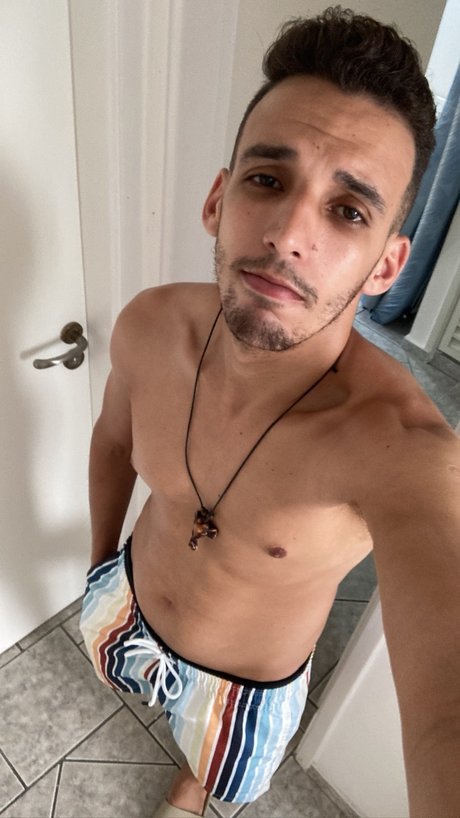 Foto desnuda filtrada de OnlyFans de Eddy Duarte