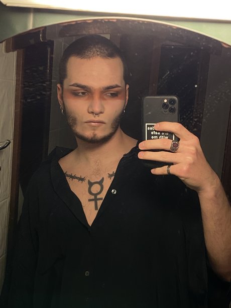 Foto desnuda filtrada de OnlyFans de Philskinn