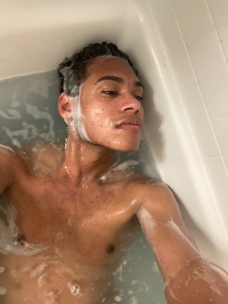 Foto desnuda filtrada de OnlyFans de J26