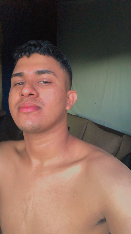 Foto desnuda filtrada de OnlyFans de Edgardo Reyes