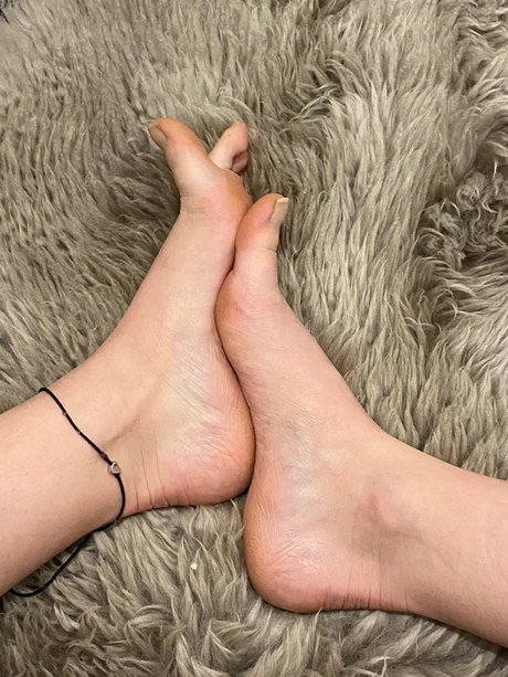 Danielle Black  Feet