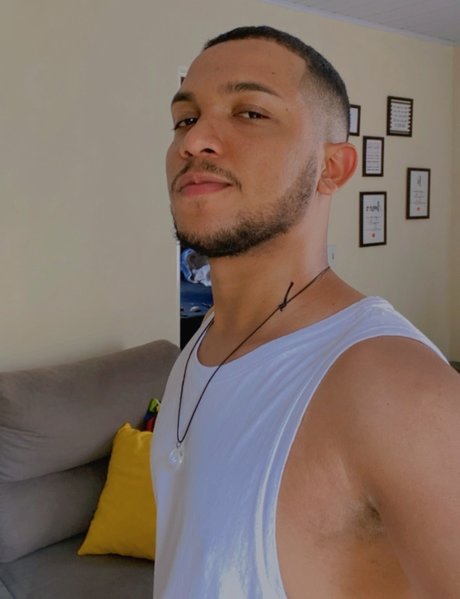 Foto desnuda filtrada de OnlyFans de Jonas Oliveira