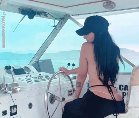 Niki S