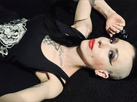 Foto desnuda filtrada de OnlyFans de Lilith Bathory