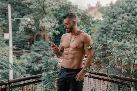 Foto desnuda filtrada de OnlyFans de Oliver Colt Curso