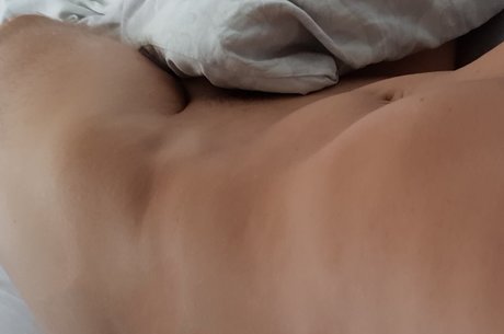 Foto desnuda filtrada de OnlyFans de Raph Somnium 