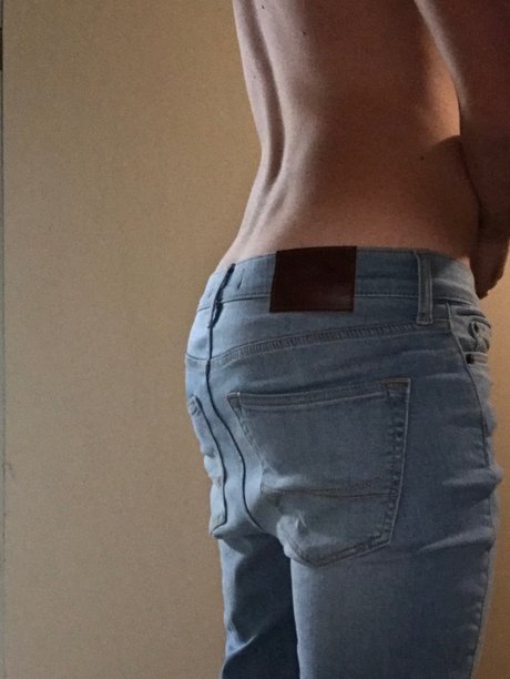 Foto desnuda filtrada de OnlyFans de Cole Lake