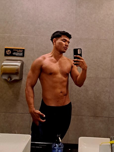 Foto desnuda filtrada de OnlyFans de Boy Sexy