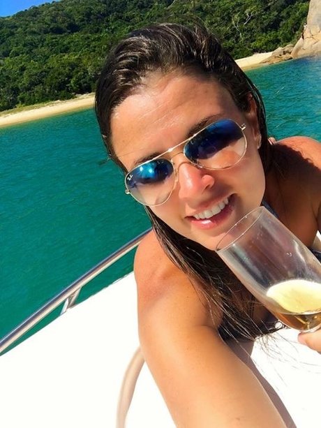 Raphaella Carvalho