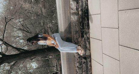 Foto desnuda filtrada de OnlyFans de Queen Bee Zelle