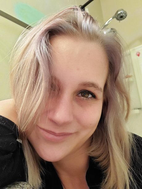 Foto desnuda filtrada de OnlyFans de Alice Wonderland