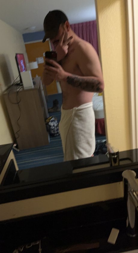 Foto desnuda filtrada de OnlyFans de Bush