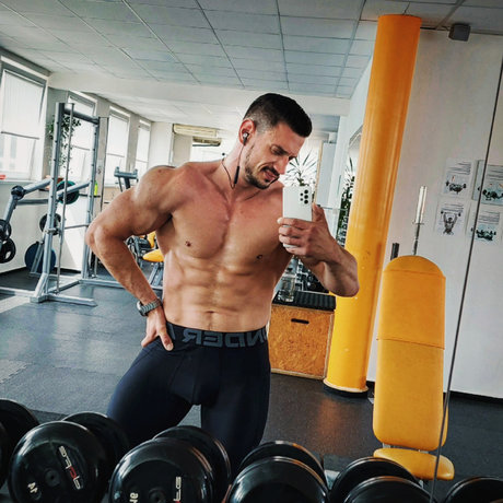 Foto desnuda filtrada de OnlyFans de Rafaelo Steel