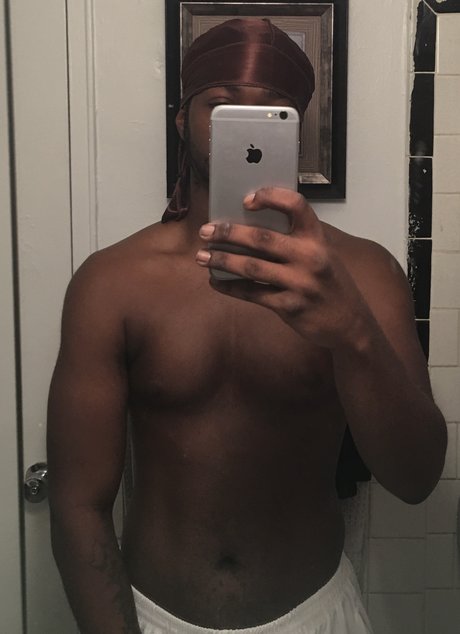 Foto desnuda filtrada de OnlyFans de Papi B