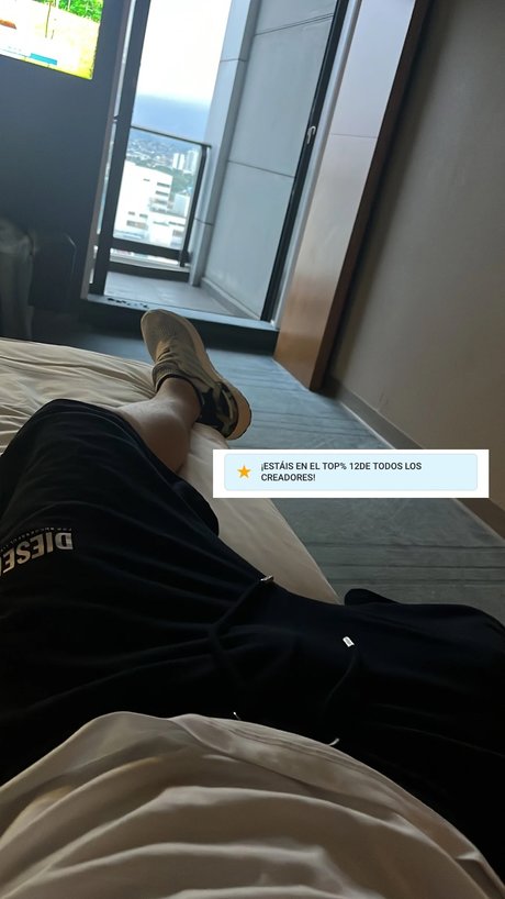 Foto desnuda filtrada de OnlyFans de Alejo Arias
