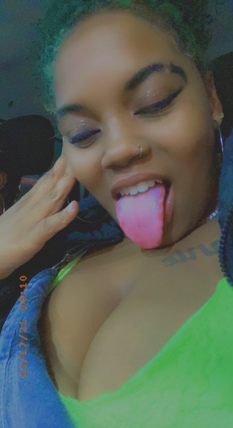 Foto desnuda filtrada de OnlyFans de Rae