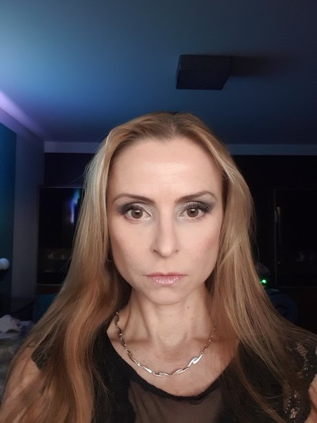 Foto desnuda filtrada de OnlyFans de Kyra Kim  Berlin
