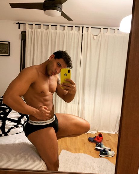 Foto desnuda filtrada de OnlyFans de Javier Torres