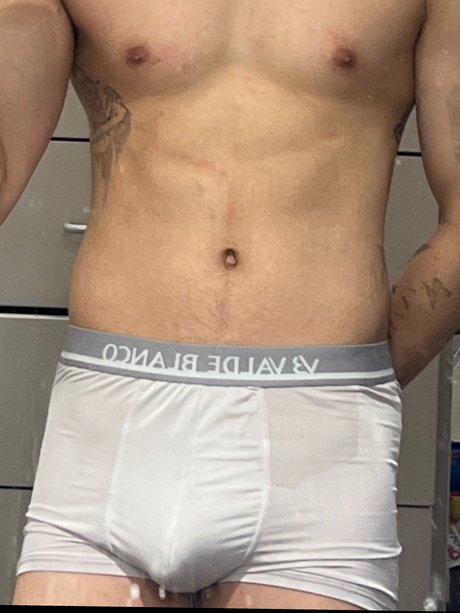 Foto desnuda filtrada de OnlyFans de Tenebris