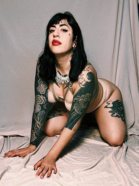 Giantess Jenna