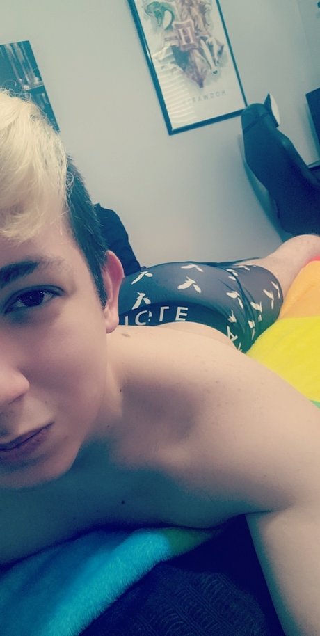 Foto desnuda filtrada de OnlyFans de Riley Rainboy