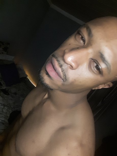 Foto desnuda filtrada de OnlyFans de Totaloutplayer1
