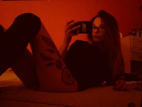 Foto desnuda filtrada de OnlyFans de Tinyklo