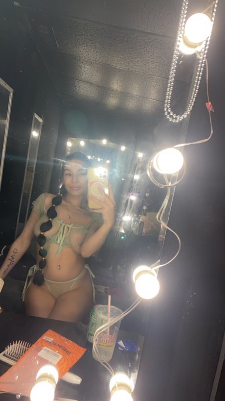 Liza Renee