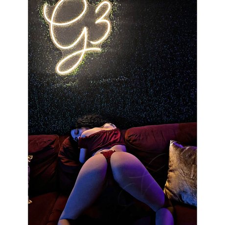 Foto desnuda filtrada de OnlyFans de Liza Renee