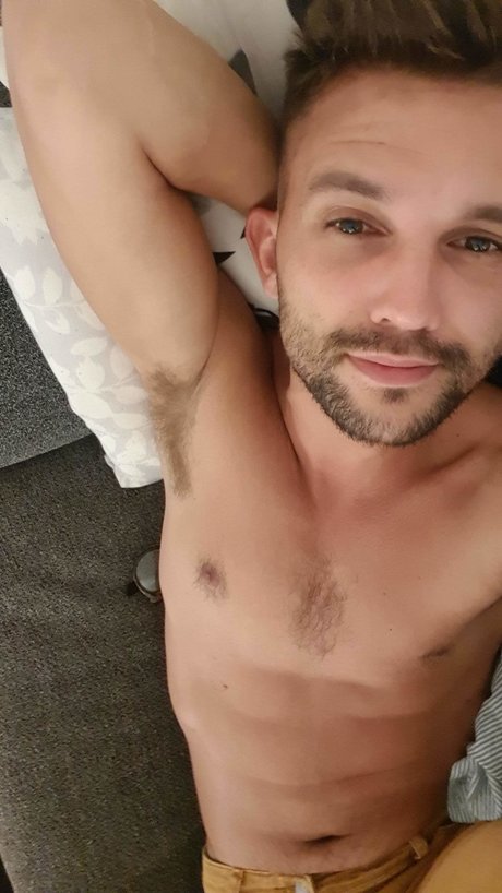 Foto desnuda filtrada de OnlyFans de Stephen