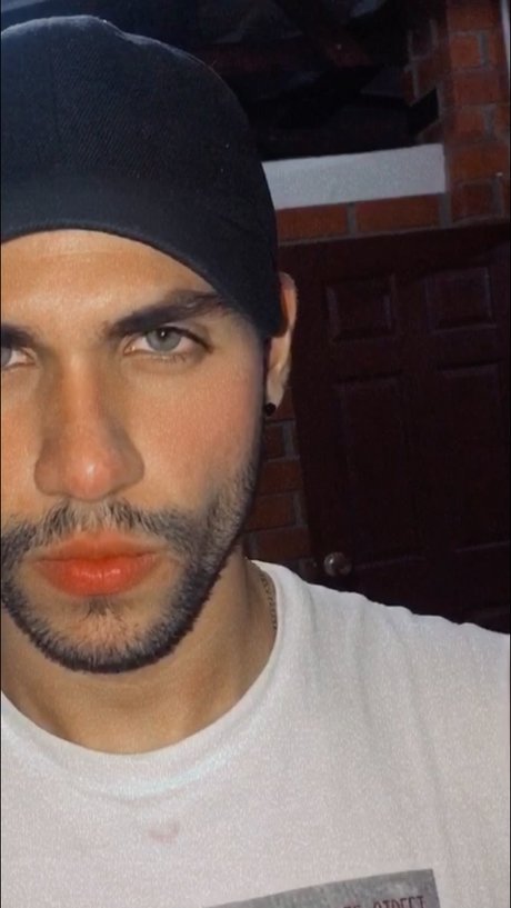 Foto desnuda filtrada de OnlyFans de Sebastian Muriel