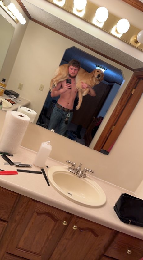 Foto desnuda filtrada de OnlyFans de Austin Bob