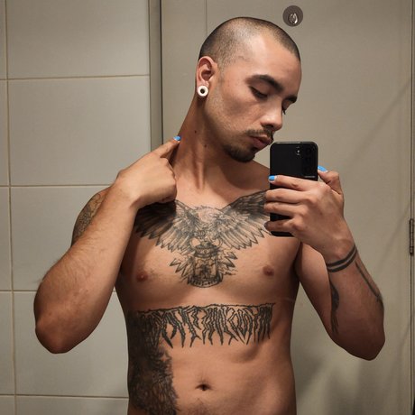Foto desnuda filtrada de OnlyFans de Neron