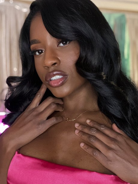 Foto desnuda filtrada de OnlyFans de Nicole Kitt