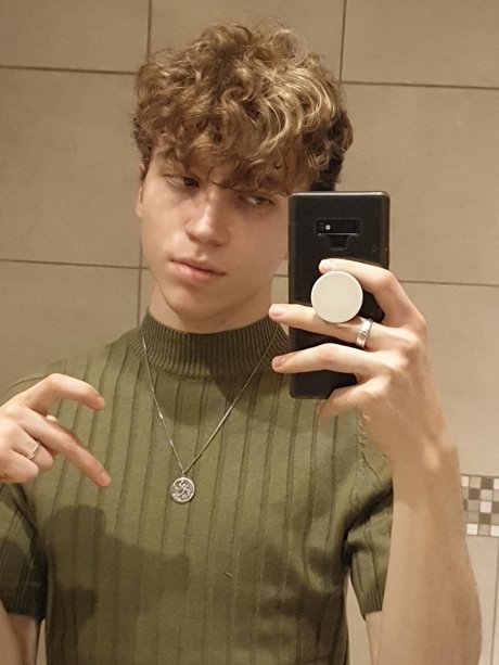 Foto desnuda filtrada de OnlyFans de Ben