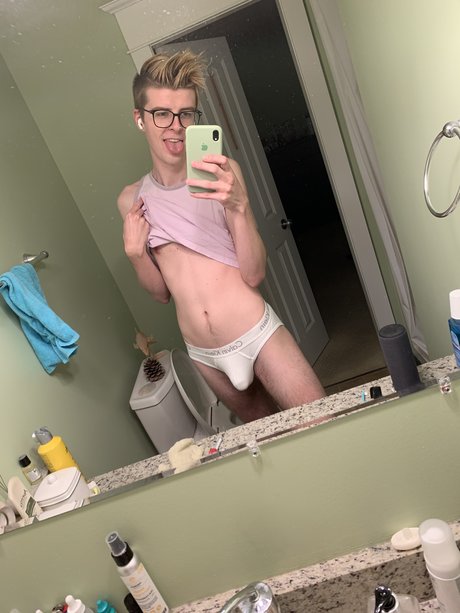 Foto desnuda filtrada de OnlyFans de Nathan