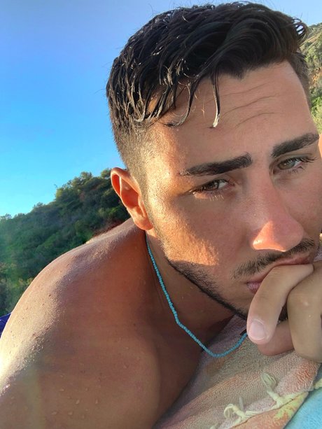 Foto desnuda filtrada de OnlyFans de Ettore