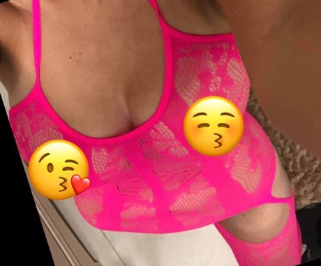 Foto desnuda filtrada de OnlyFans de Serina