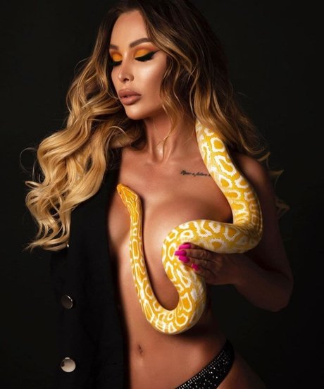 Foto desnuda filtrada de OnlyFans de Olesya