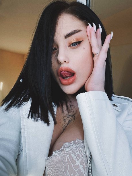 Foto desnuda filtrada de OnlyFans de Trisha Star 