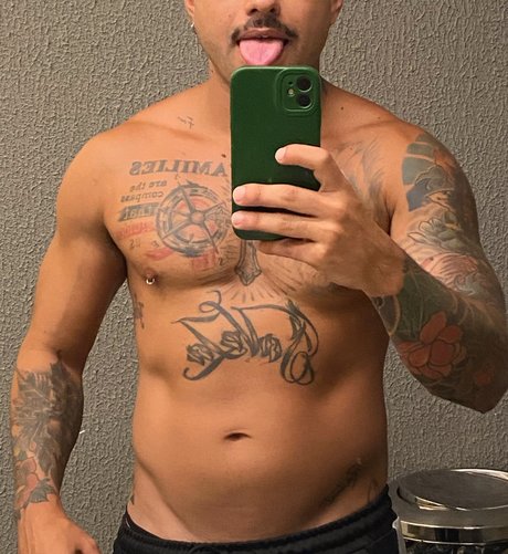 Foto desnuda filtrada de OnlyFans de Fell
