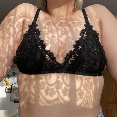 Foto desnuda filtrada de OnlyFans de Urgirlfromnzl