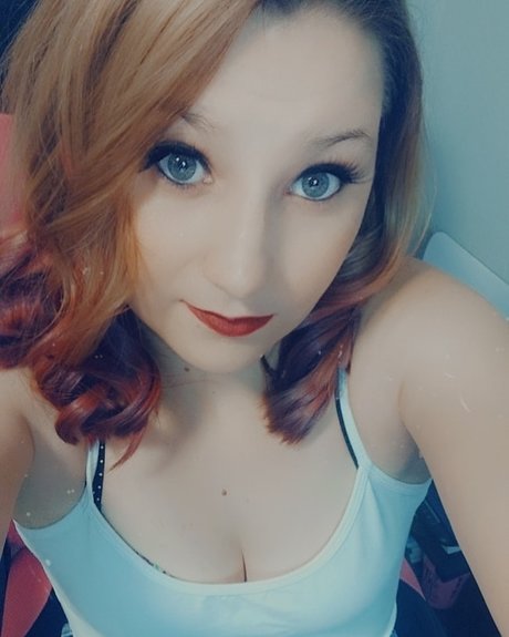 Tinyladyxoxo