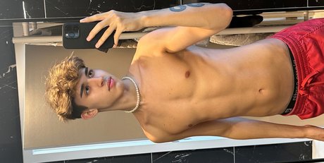 Foto desnuda filtrada de OnlyFans de Alex